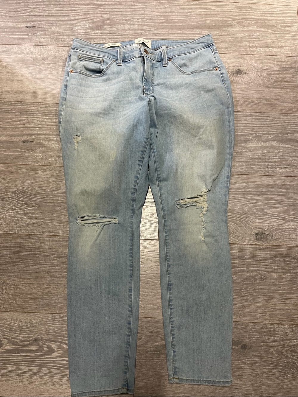 Universal Thread Mid Rise Curvy Skinny Jeans